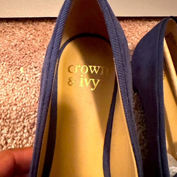 Crown and Ivy Women’s Flats - Picture 2 of 4